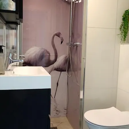 Delightful Tropical Retreat Close To The Sea Warmenhuizen