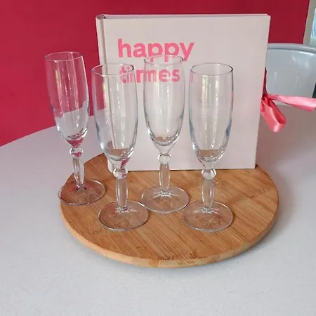 Delightful Tropical Retreat Close To The Sea